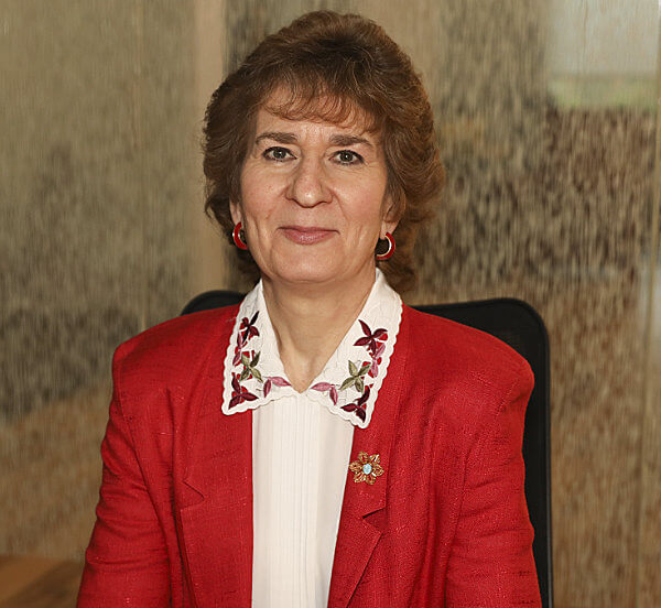 Payables Manager Cecelia Kruly